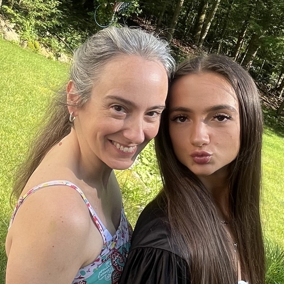 Meet your Posher, Anita - Picture 2 of 2